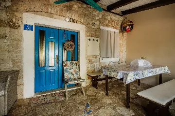 2-Bedroom Villa in Umag with Saltwater Pool