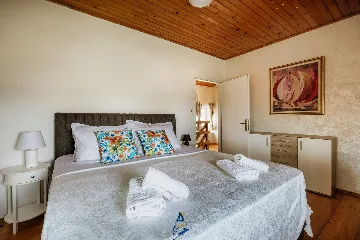 2-Bedroom Villa in Umag with Saltwater Pool