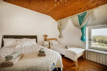 2-Bedroom Villa in Umag with Saltwater Pool