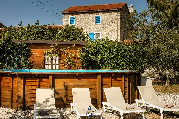 2-Bedroom Villa in Umag with Saltwater Pool