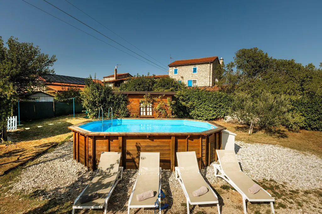 2-Bedroom Villa in Umag with Saltwater Pool