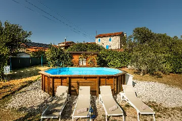 2-Bedroom Villa in Umag with Saltwater Pool