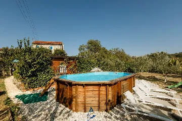 2-Bedroom Villa in Umag with Saltwater Pool