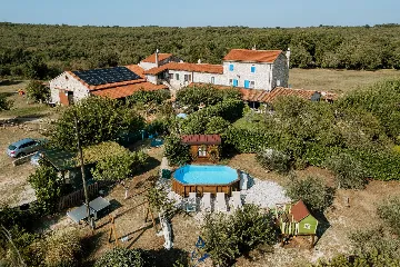 2-Bedroom Villa in Umag with Saltwater Pool