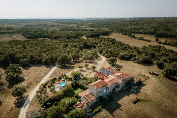 2-Bedroom Villa in Umag with Saltwater Pool