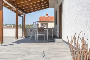 3-Bedroom Apartment with Pool and Garden in Meduliin