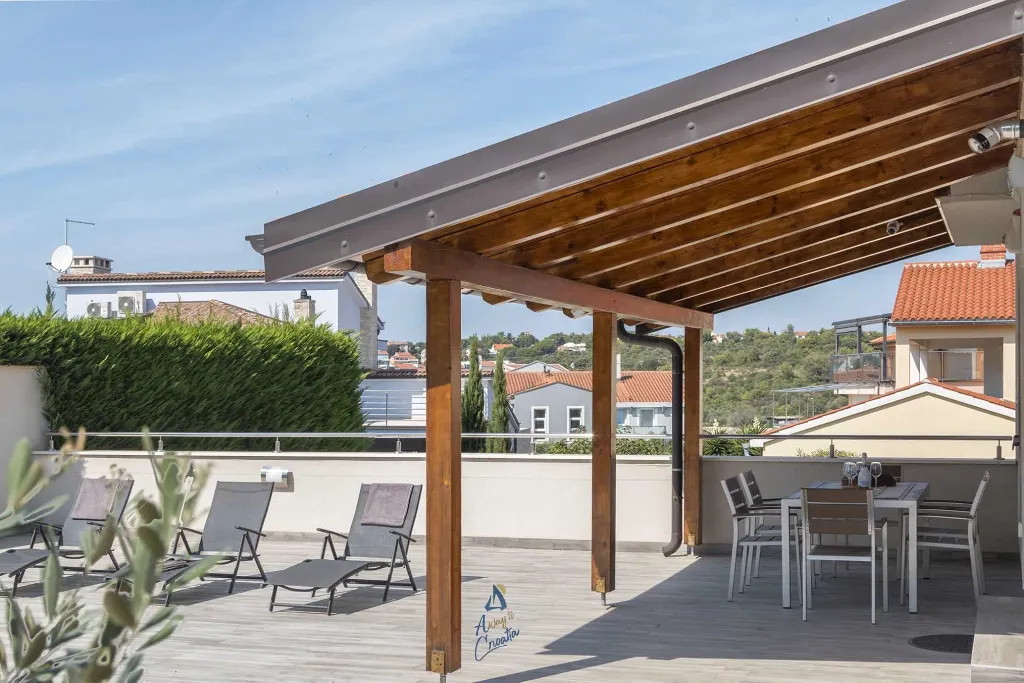 3-Bedroom Apartment with Pool and Garden in Meduliin