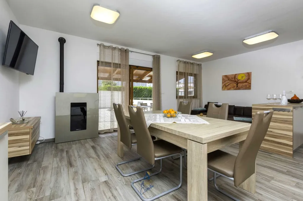 3-Bedroom Apartment with Pool and Garden in Meduliin