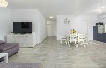 3-Bedroom Villa with Private Pool and Jacuzzi in Umag