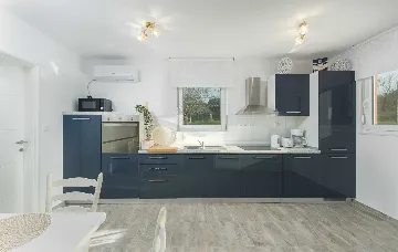 3-Bedroom Villa with Private Pool and Jacuzzi in Umag