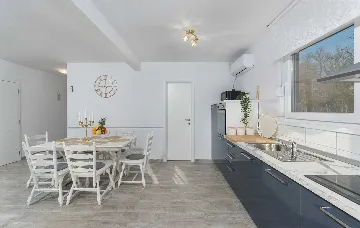 3-Bedroom Villa with Private Pool and Jacuzzi in Umag