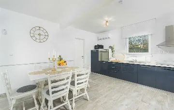 3-Bedroom Villa with Private Pool and Jacuzzi in Umag