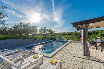 3-Bedroom Villa with Private Pool and Jacuzzi in Umag