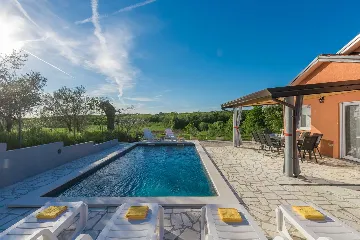3-Bedroom Villa with Private Pool and Jacuzzi in Umag