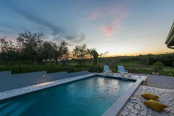3-Bedroom Villa with Private Pool and Jacuzzi in Umag