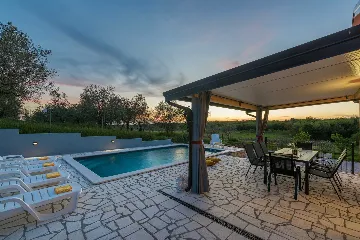 3-Bedroom Villa with Private Pool and Jacuzzi in Umag