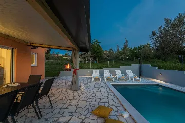 3-Bedroom Villa with Private Pool and Jacuzzi in Umag