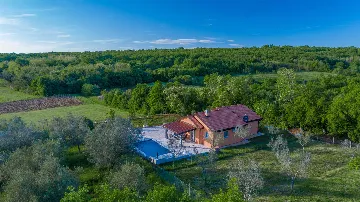 3-Bedroom Villa with Private Pool and Jacuzzi in Umag