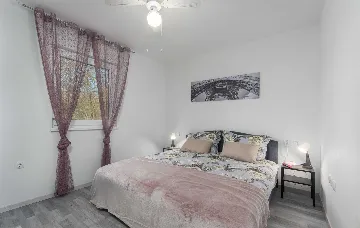 3-Bedroom Villa with Private Pool and Jacuzzi in Umag