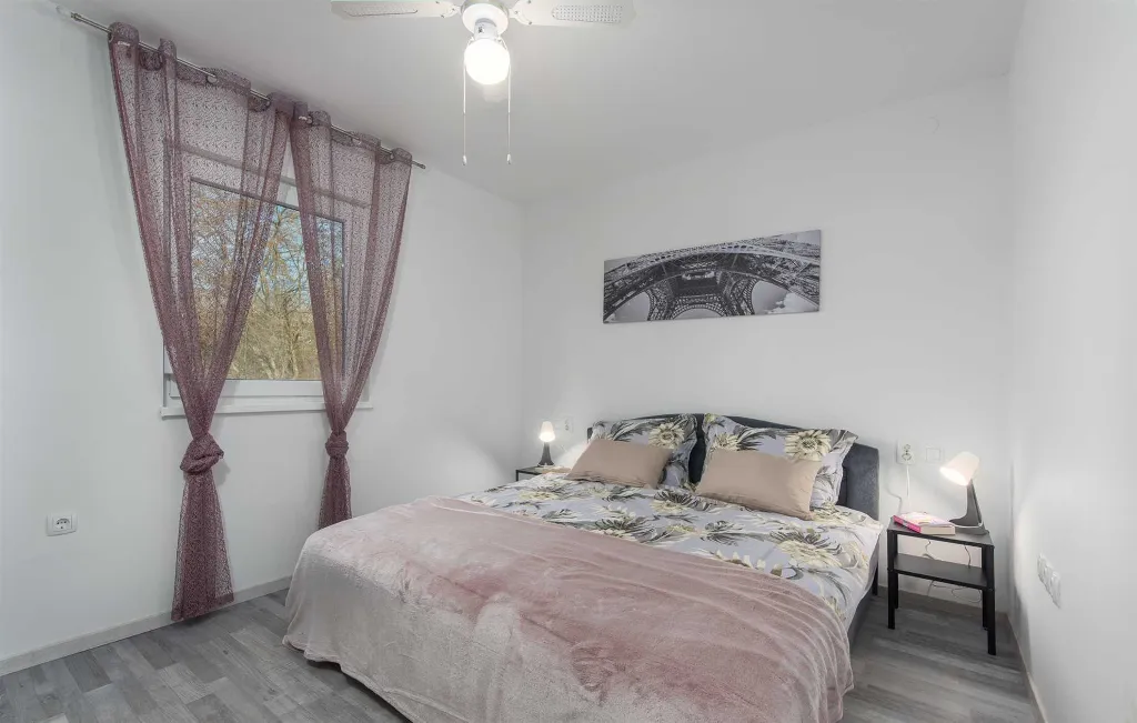 3-Bedroom Villa with Private Pool and Jacuzzi in Umag