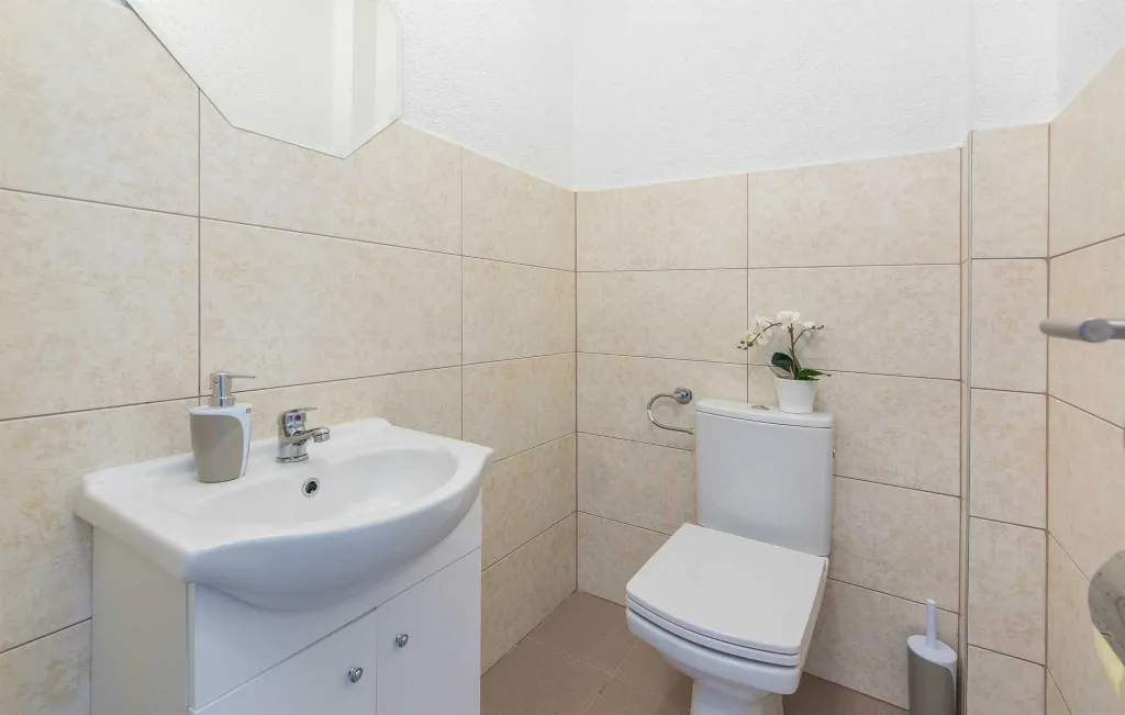 3-Bedroom Villa with Private Pool and Jacuzzi in Umag