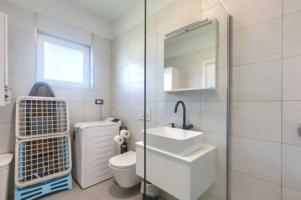 4-Bedroom Villa with Private Pool for 8 in Pula