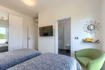 4-Bedroom Villa with Private Pool for 8 in Pula