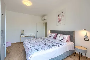 4-Bedroom Villa with Private Pool for 8 in Pula