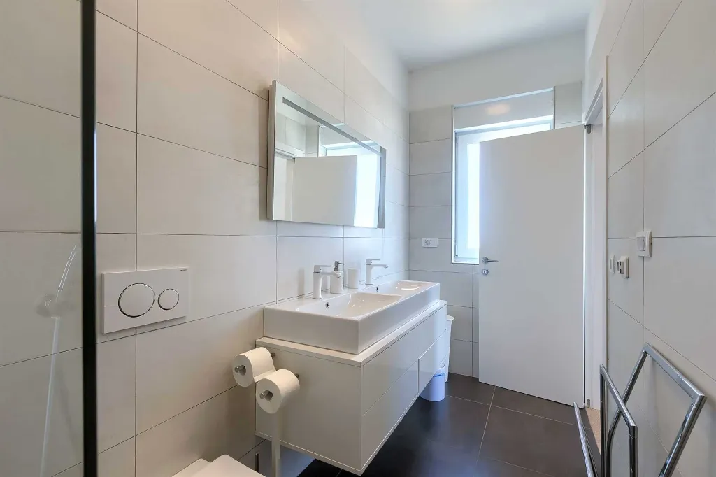 4-Bedroom Villa with Private Pool for 8 in Pula