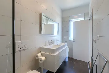 4-Bedroom Villa with Private Pool for 8 in Pula