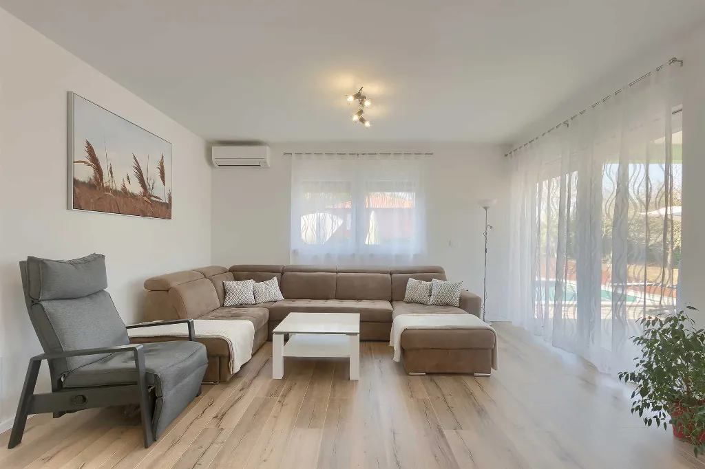 3-Bedroom Villa with Private Pool in Buje