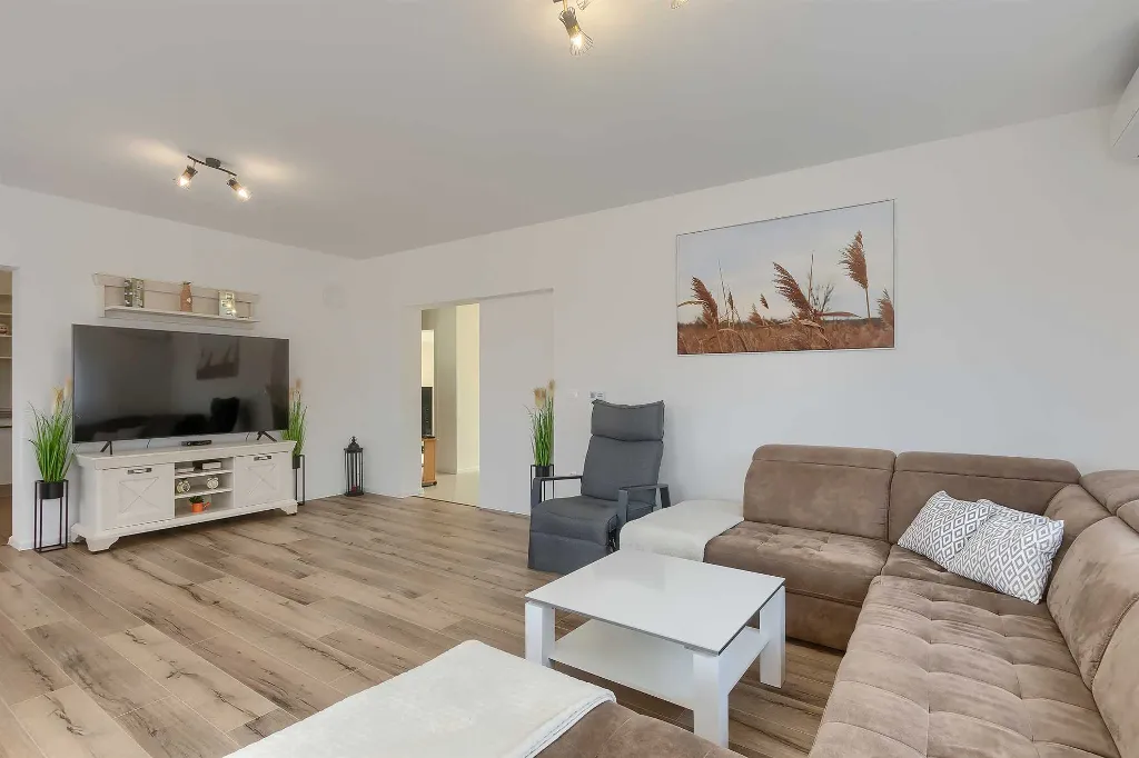 3-Bedroom Villa with Private Pool in Buje