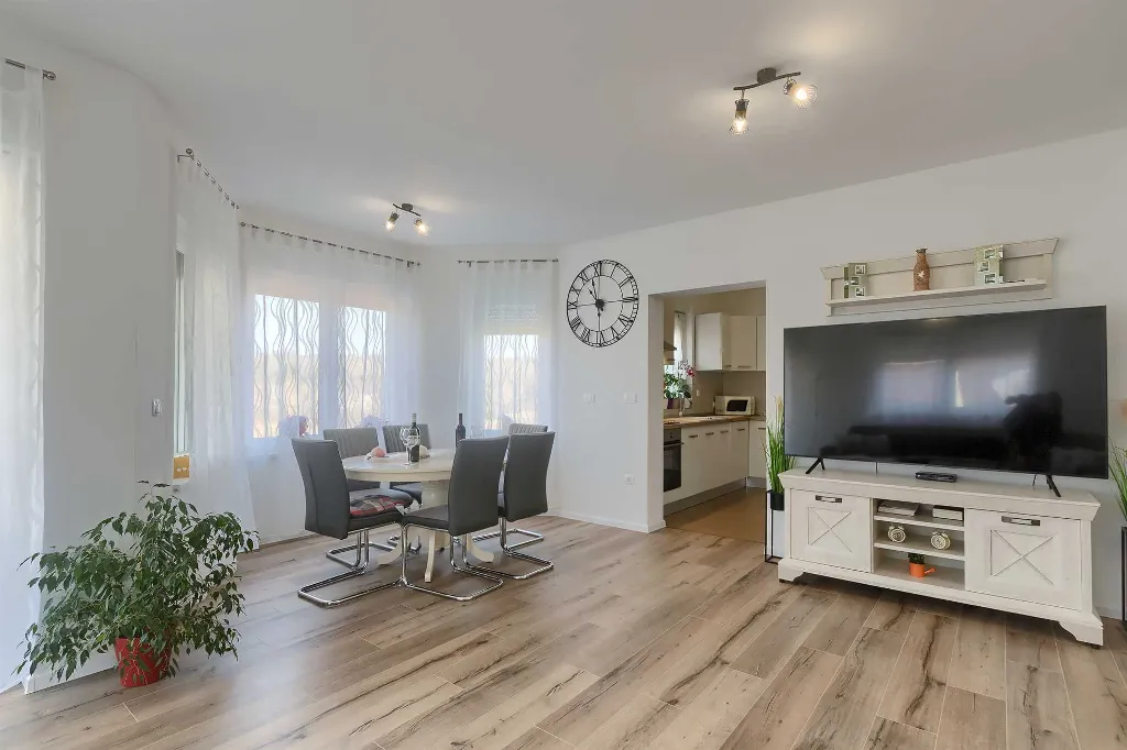 3-Bedroom Villa with Private Pool in Buje