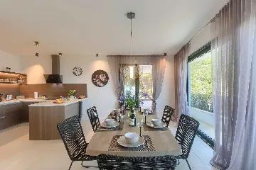 3-Bedroom Villa with Heated Pool in Ičići