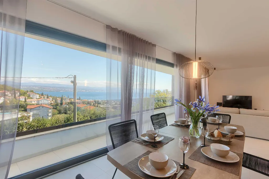 3-Bedroom Villa with Heated Pool in Ičići
