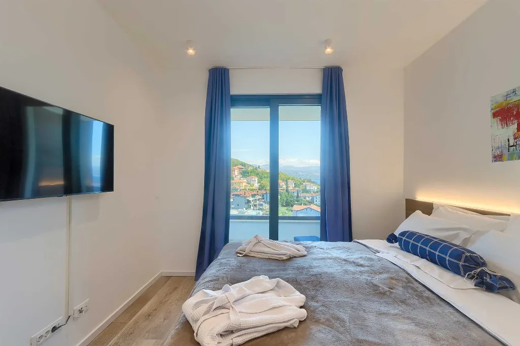 3-Bedroom Villa with Heated Pool in Ičići