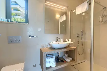 3-Bedroom Villa with Heated Pool in Ičići