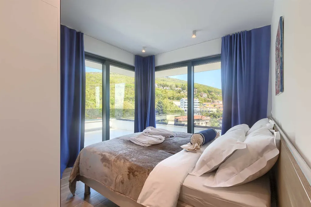 3-Bedroom Villa with Heated Pool in Ičići