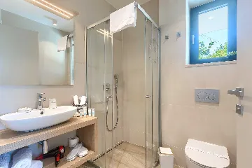 3-Bedroom Villa with Heated Pool in Ičići