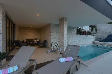 3-Bedroom Villa with Heated Pool in Ičići