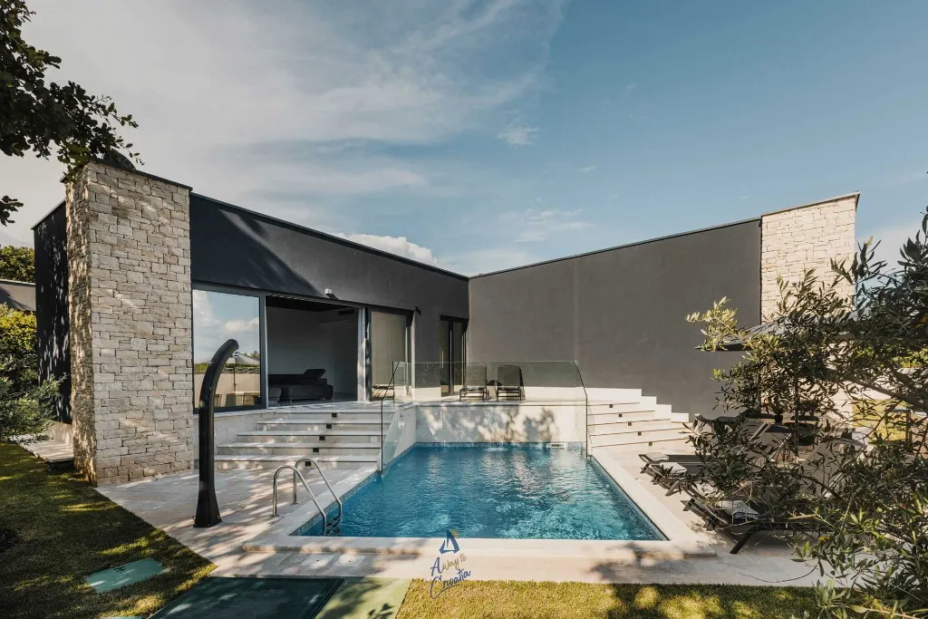 Private Pool Villa for 6 in Valica