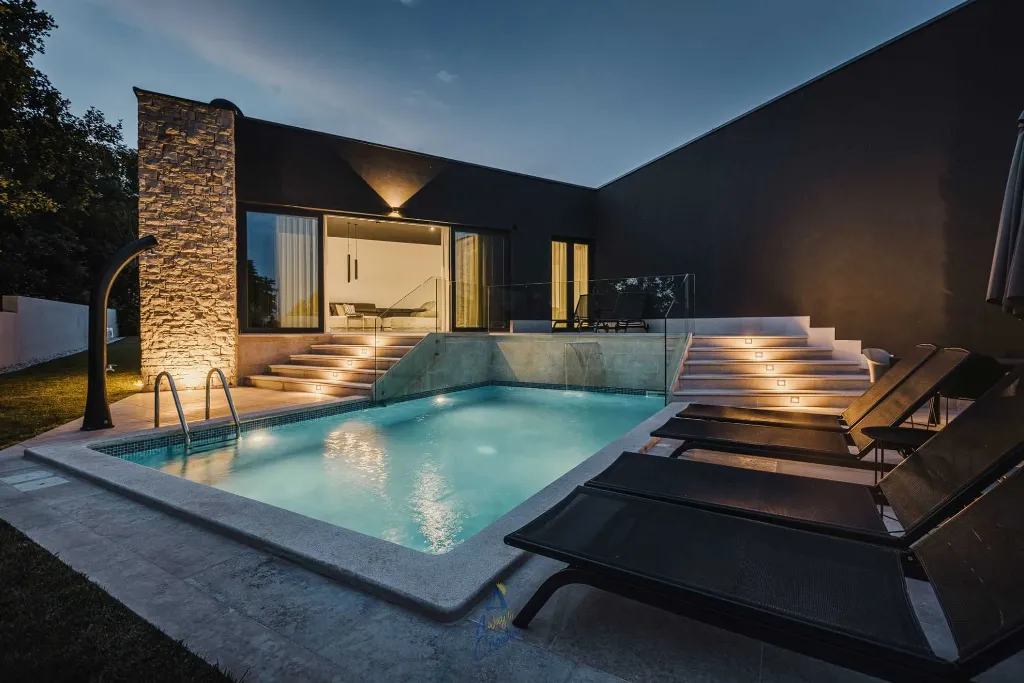 Private Pool Villa for 6 in Valica