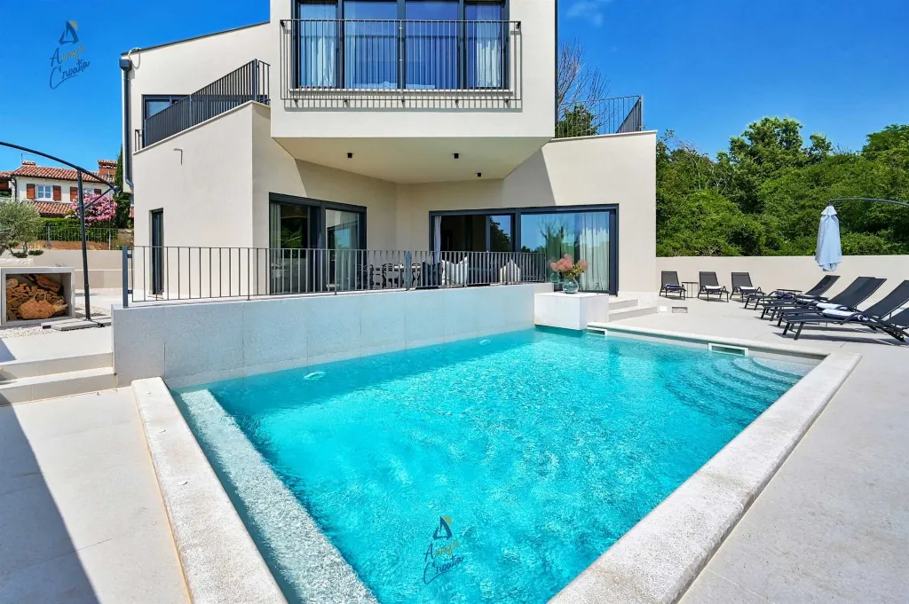 Vabriga 4-Bedroom Villa with Hydromassage Pool