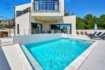 Vabriga 4-Bedroom Villa with Hydromassage Pool