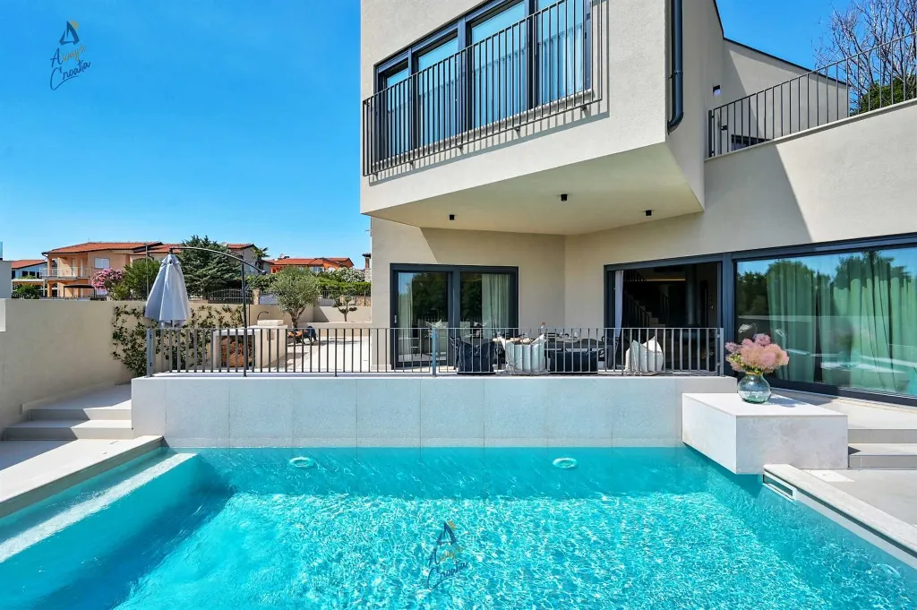 Vabriga 4-Bedroom Villa with Hydromassage Pool
