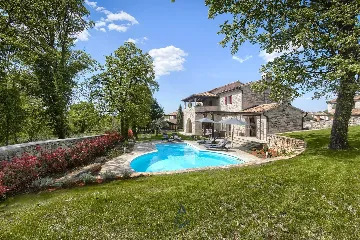 Villa in Muntrilj with Private Swimming Pool