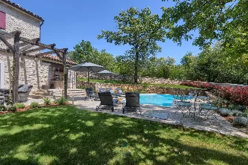 Villa in Muntrilj with Private Swimming Pool