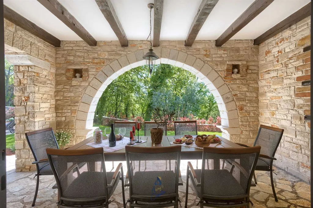 Villa in Muntrilj with Private Swimming Pool