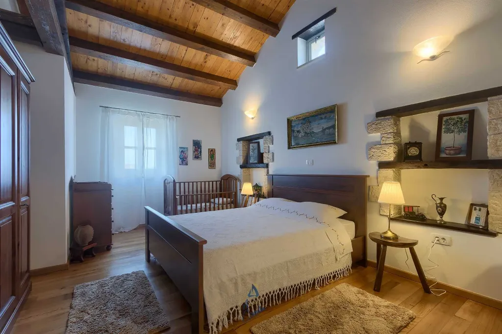 Villa in Muntrilj with Private Swimming Pool