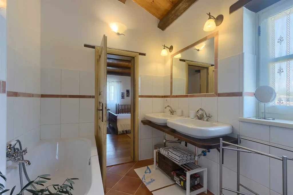 Villa in Muntrilj with Private Swimming Pool
